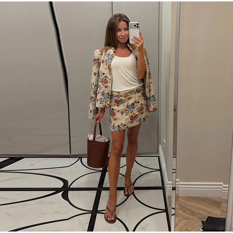 Women Cropped Floral Print Jacket Stand Collar Long Sleeve Button Front Pockets Vintage Loose Short Coat 2026 Autumn Chic Blazer