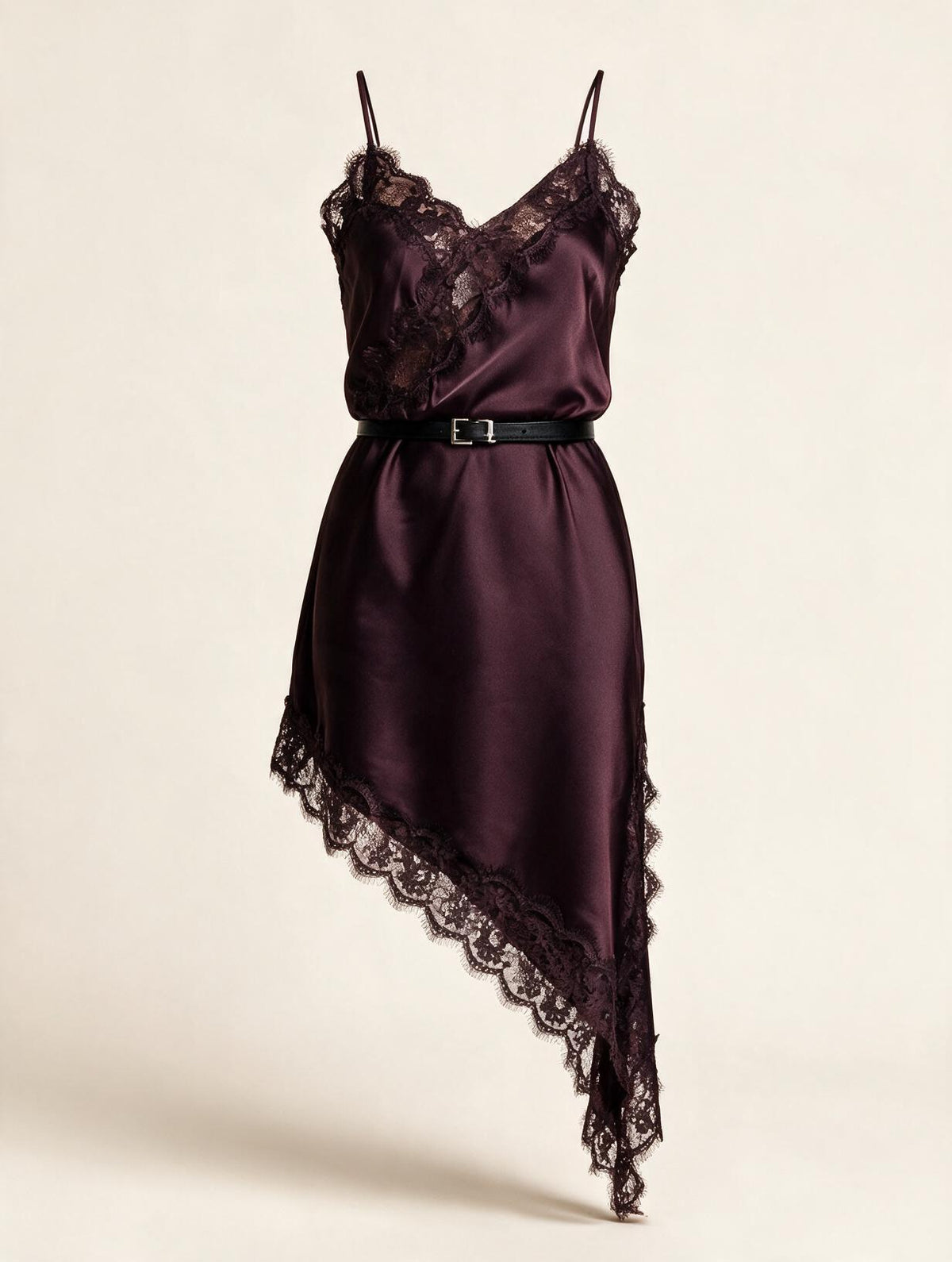 Elettra Ferri lace midi dress featuring delicate floral lace fabric and a fitted silhouette, perfect for elegant occasions.