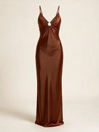 Elettra Ferri V-neck maxi dress featuring flowing fabric and elegant design, perfect for formal or casual occasions.